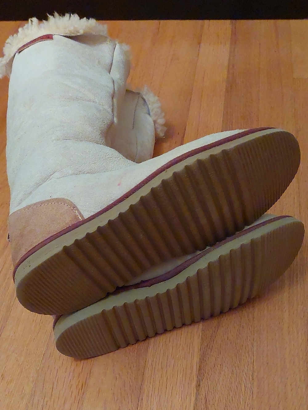 Bundle Born Sandals Toms Fleece Slip-ons Skinnys Shearling Boots 9 - Picture 12 of 16